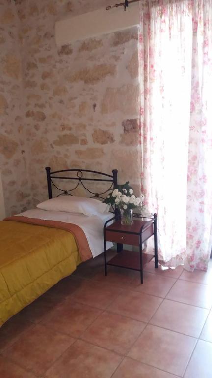 Artemisia Traditional Home Choudetsi Exteriér fotografie