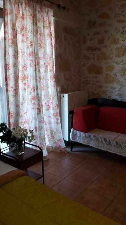 Artemisia Traditional Home Choudetsi Exteriér fotografie