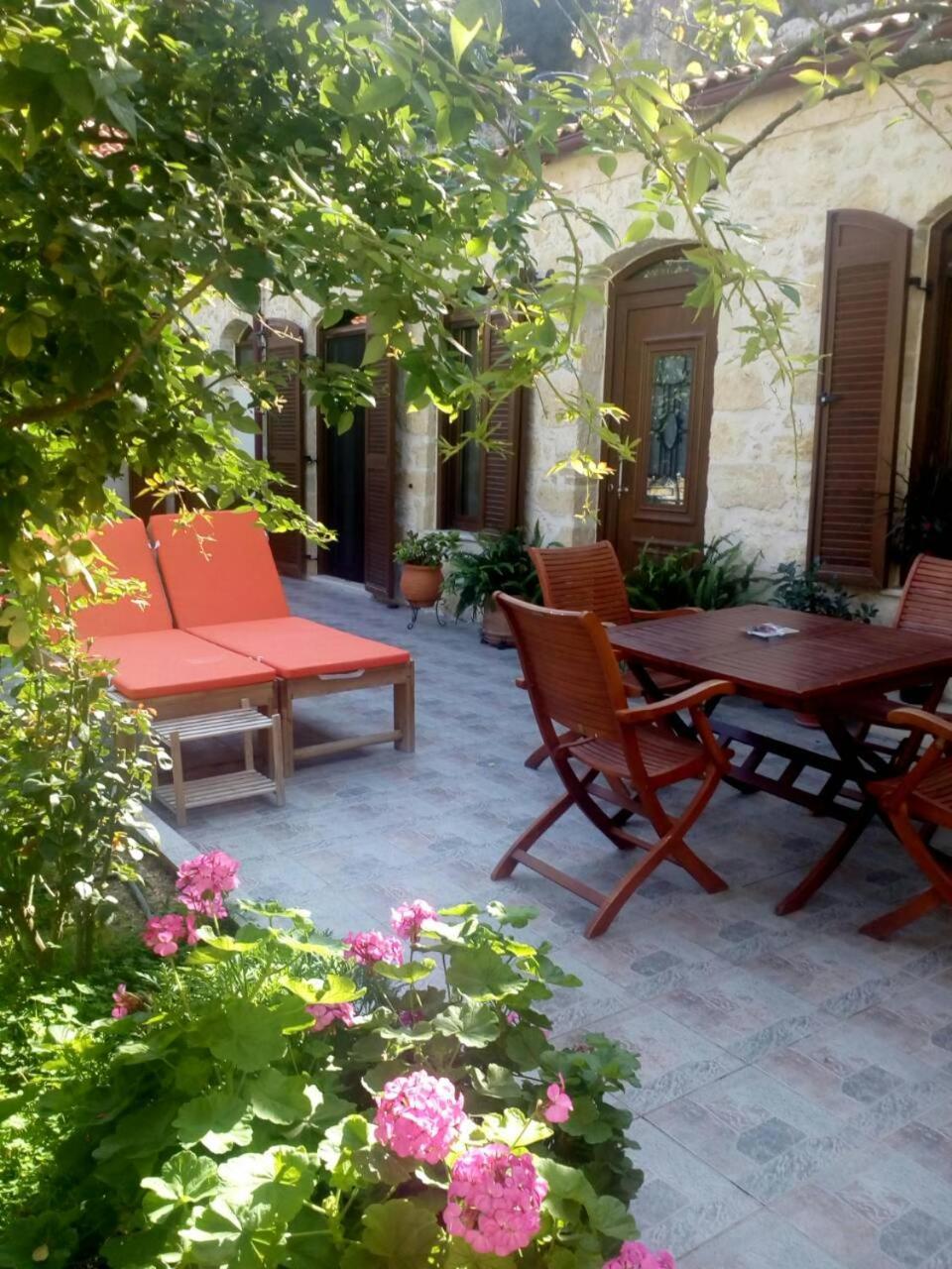 Artemisia Traditional Home Choudetsi Exteriér fotografie